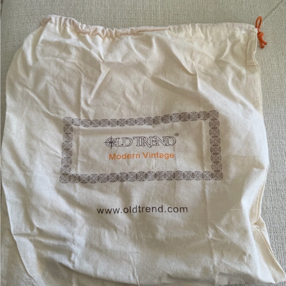 Old Trend Aster Mini Satchel - Picture 11 of 11